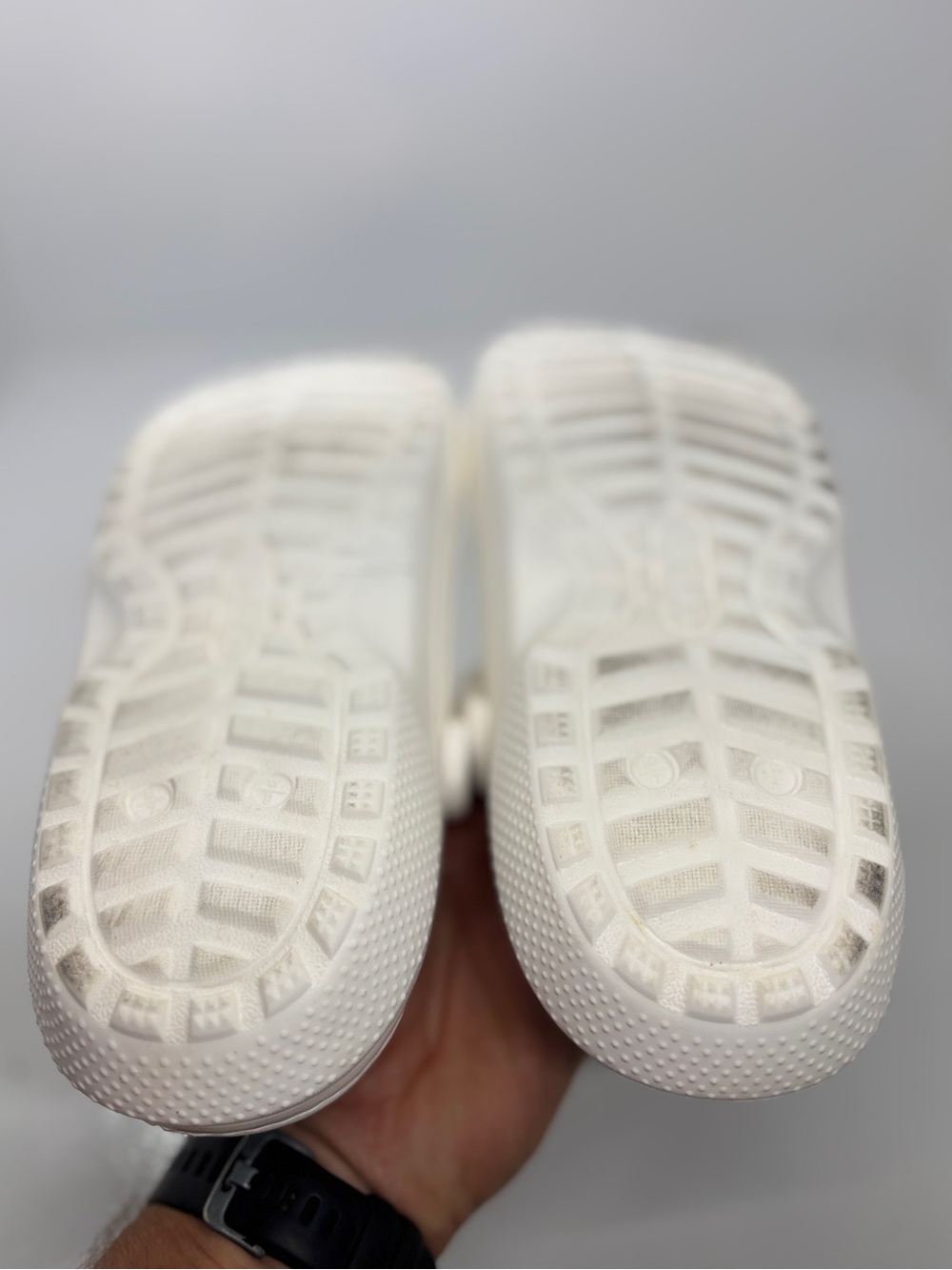 Crocs Classic Lined Skull Graphic Clogs White Black Fur Men’s 7 Women’s 9 EU 40 - Picture 9 of 10